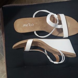 Me Too Womens Mulan T-Strap Wedge Sandals